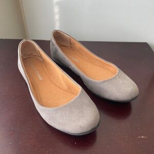 Gray Rounded Toe Flats